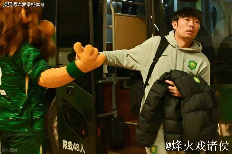 张稀哲34岁或回归国足？邵佳一回应引球迷热议！