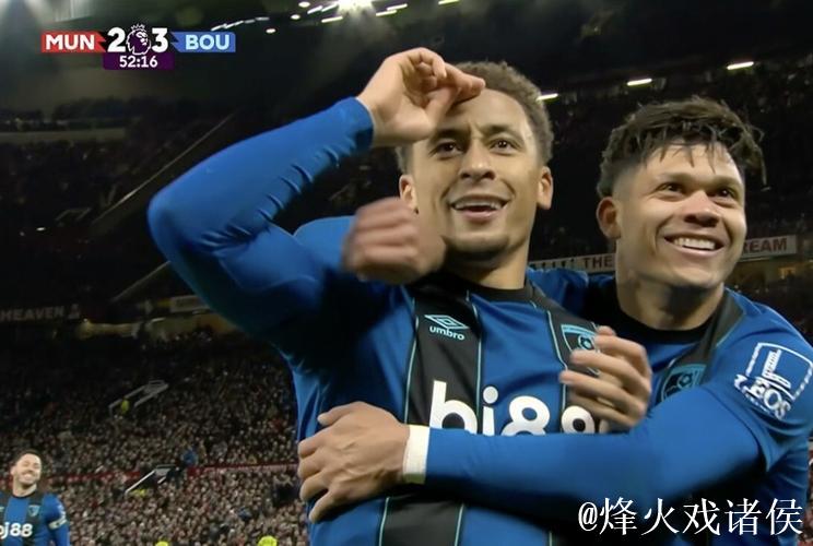 伯恩茅斯连续三季英超客战曼联均至少攻入3球，展现心得