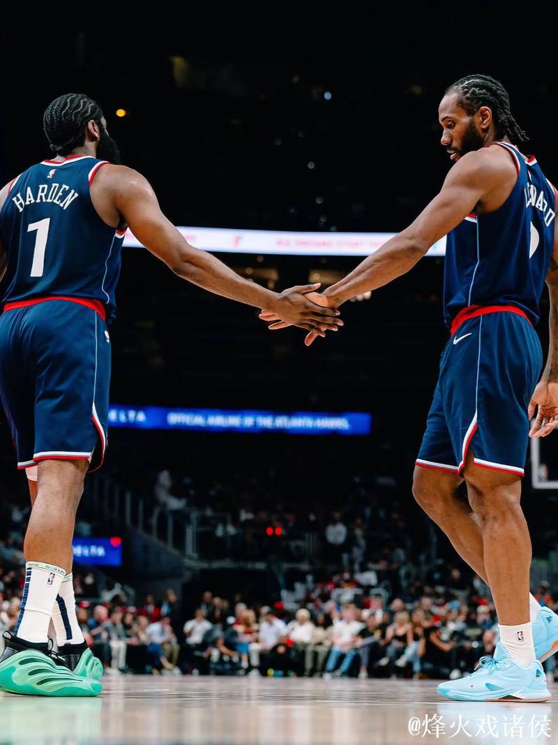 莱昂纳德与哈登联手轰下54分 快船狂胜国王41分豪取5连胜 莱昂纳德与哈登联手轰下54分 快船狂胜国王41分豪取5连胜